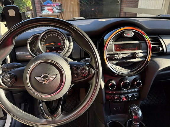 MINI Cooper 6 of 9