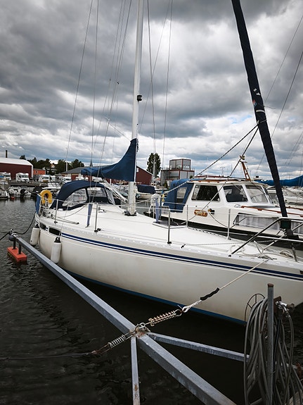 Stabil och välutrustad 33-fots familjeseglare 21 of 25