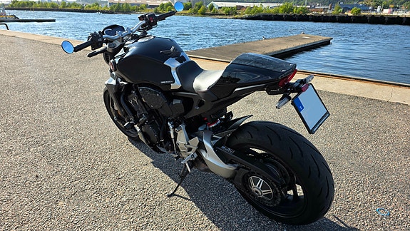 Honda CB1000R Plus 3 of 10