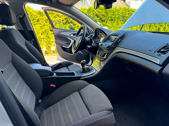 Opel Insignia 4 of 6