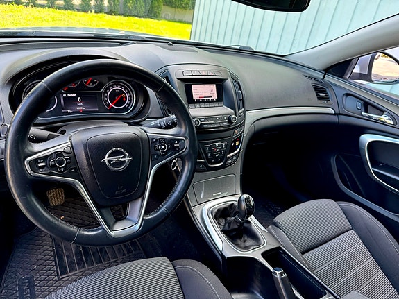 Opel Insignia 3 of 6