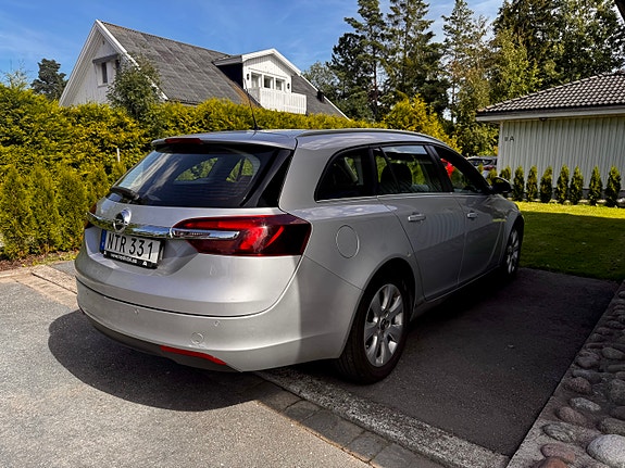 Opel Insignia 2 of 6