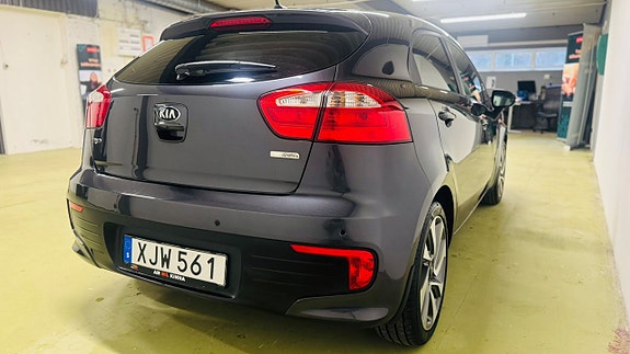 Kia Rio 4 of 9