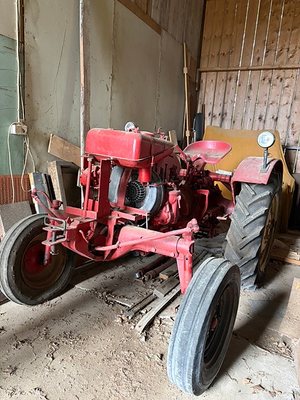 Massey Ferguson 8 of 14