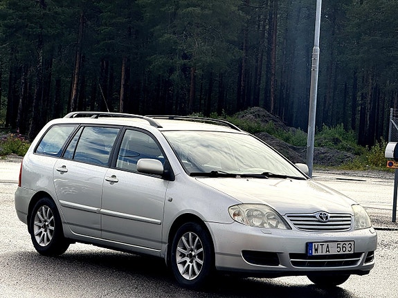 Toyota Corolla 4 of 10