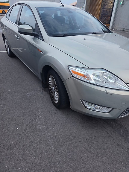 Ford Mondeo 4 of 5