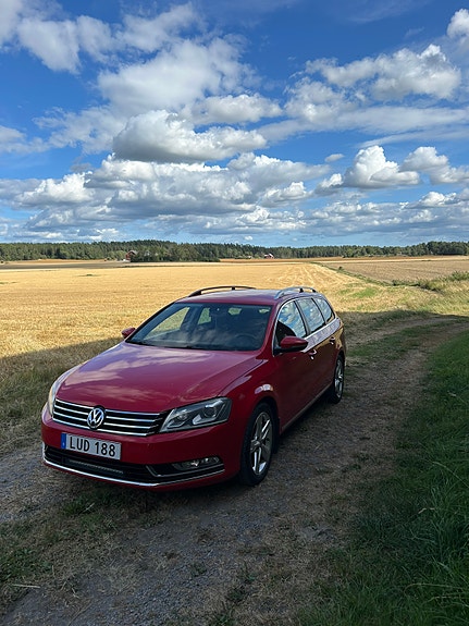 Volkswagen Passat 2 of 8