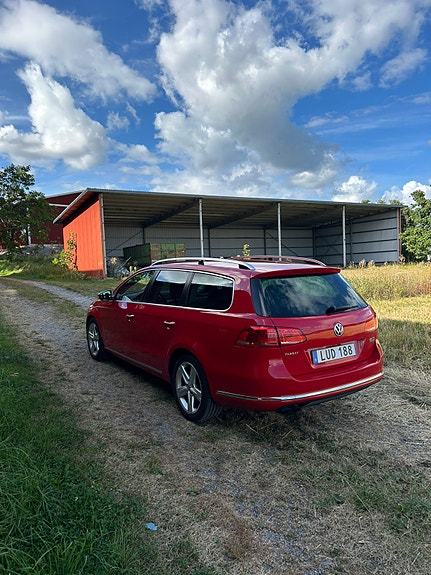 Volkswagen Passat 4 of 8