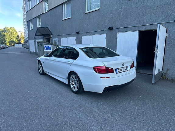BMW 520d 3 of 6