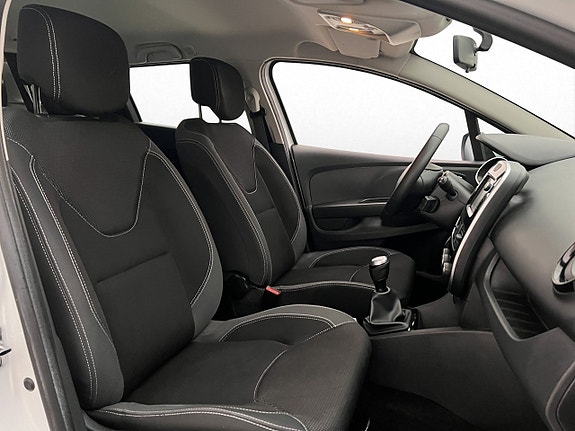 Renault Clio 22 of 29