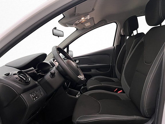 Renault Clio 10 of 29