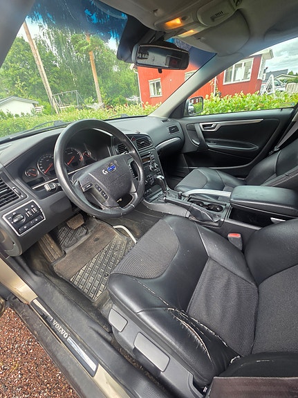 Volvo XC70 8 of 10