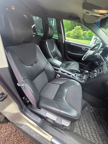 Volvo XC70 9 of 10