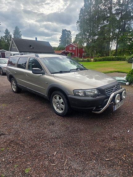 Volvo XC70 3 of 10
