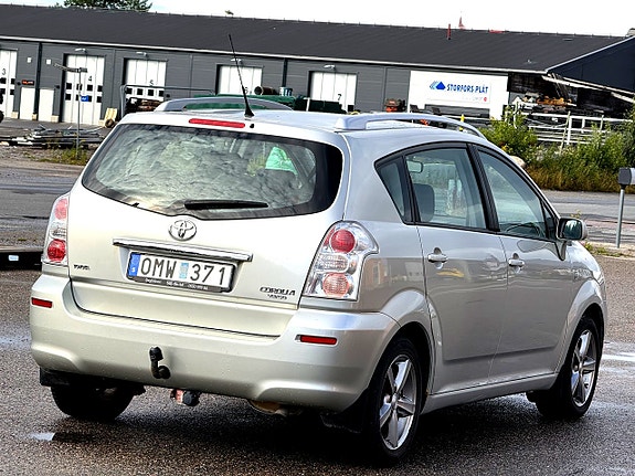 Toyota Corolla Verso 8 of 12
