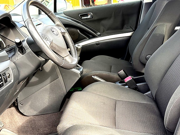 Toyota Corolla Verso 11 of 12