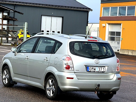 Toyota Corolla Verso 9 of 12