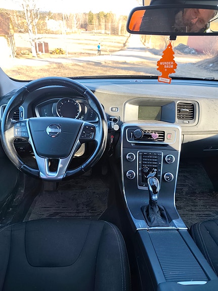 Volvo V60 9 of 14