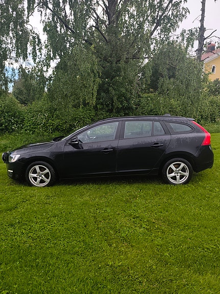 Volvo V60 8 of 14