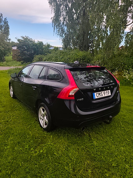 Volvo V60 7 of 14