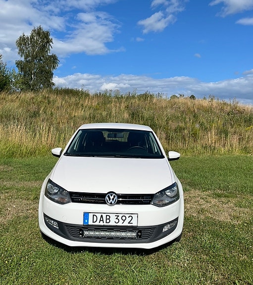 Volkswagen Polo 2 of 5