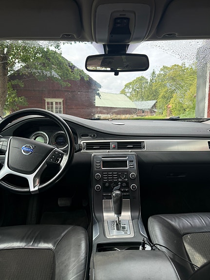 Volvo V70 9 of 30