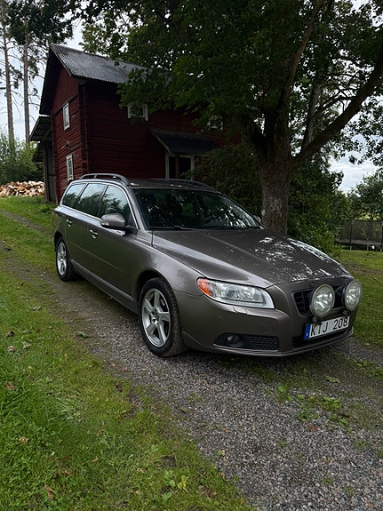 Volvo V70 3 of 30