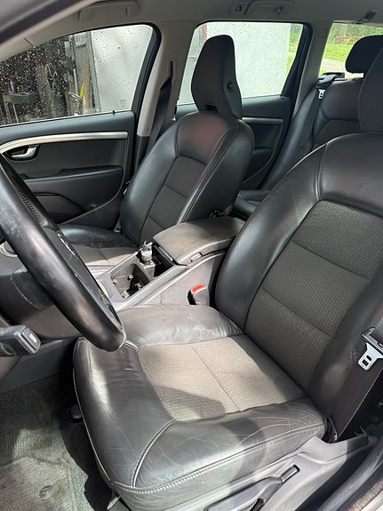 Volvo V70 22 of 30
