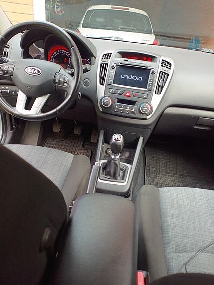 Kia Ceed 2 of 7