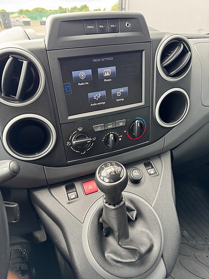 Peugeot Partner 9 of 14