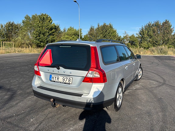 Volvo V70 6 of 8
