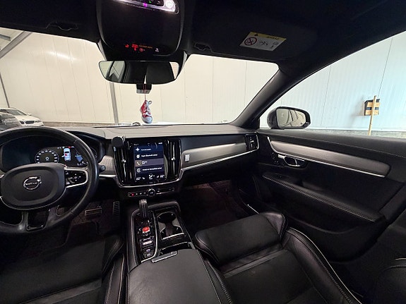 Volvo V90 23 of 30