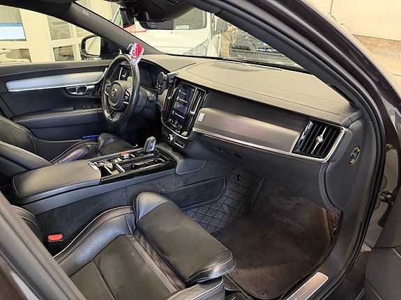 Volvo V90 11 of 30