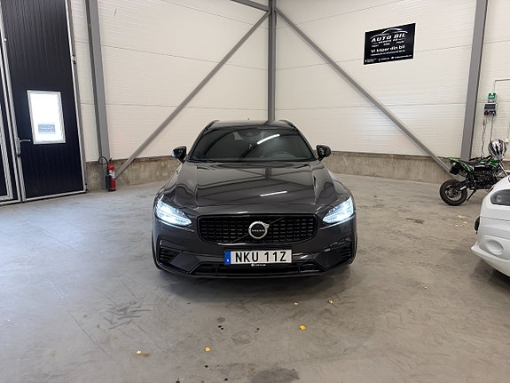 Volvo V90 2 of 30