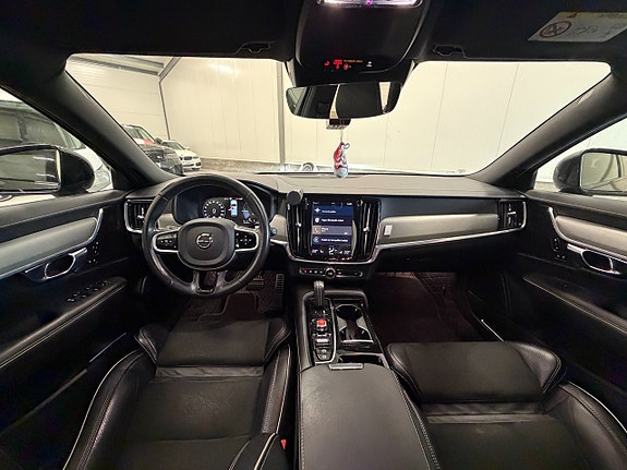 Volvo V90 21 of 30