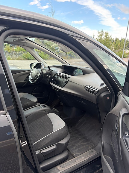 Citroen Grand C4 Picasso 3 of 7