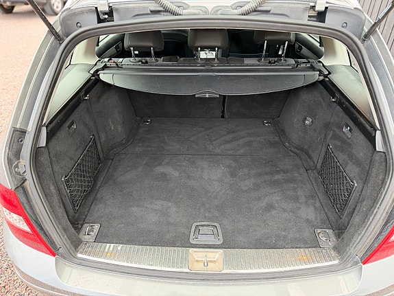 Mercedes-Benz C220 9 of 12