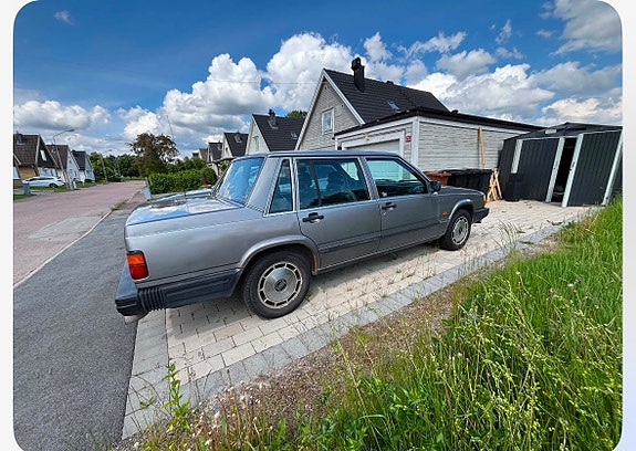 Volvo 740 3 of 7