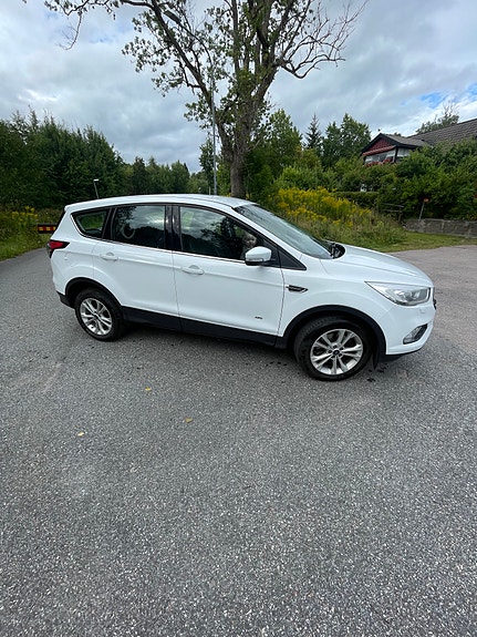 Ford Kuga 3 of 3