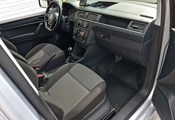 Volkswagen Caddy Maxi 12 of 13