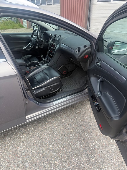 Ford Mondeo 10 of 19