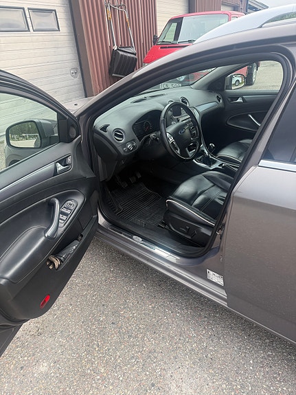 Ford Mondeo 4 of 19