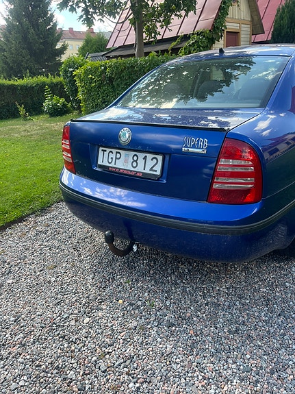 Skoda Superb 2 of 12