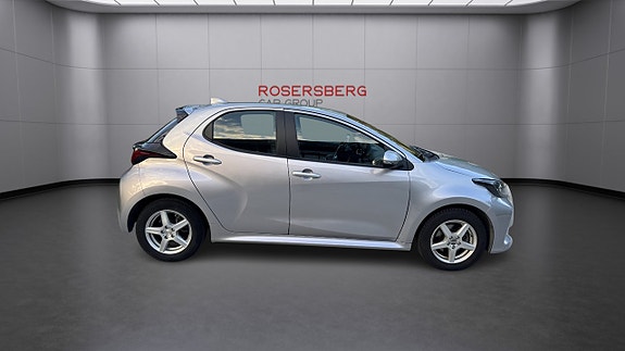 Toyota Yaris 6 of 12