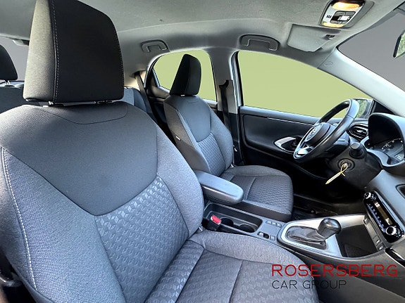 Toyota Yaris 8 of 12