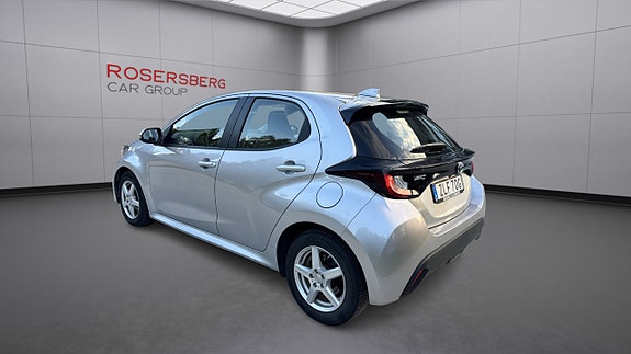 Toyota Yaris 3 of 12