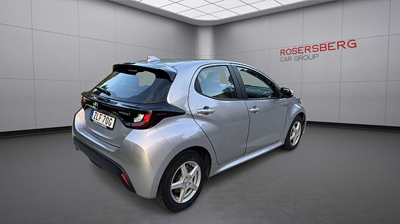 Toyota Yaris 5 of 12