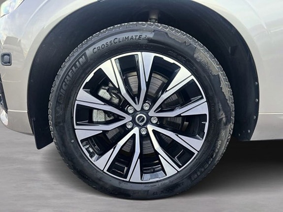 Volvo XC60 8 of 20