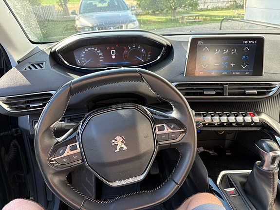 Peugeot 5008 3 of 7