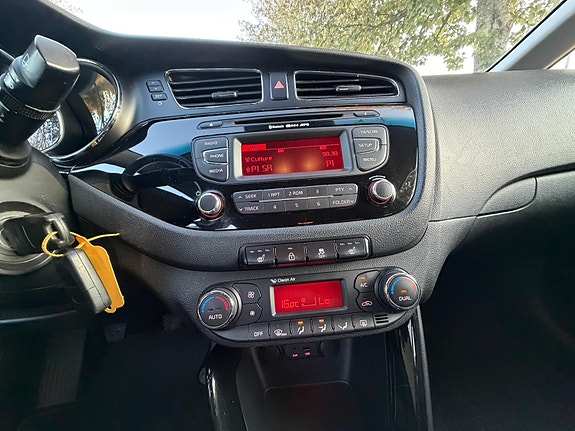 Kia Ceed 12 of 19